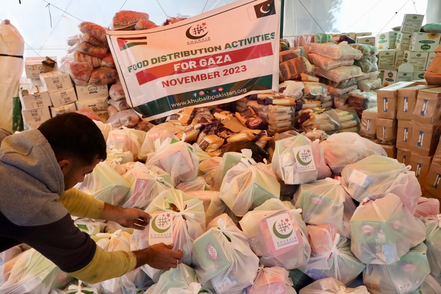 Food Distribution in Gaza by Khubaib Foundation