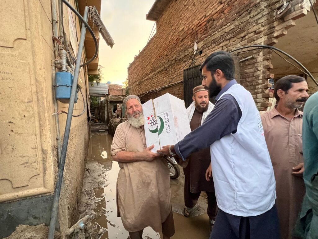 Khubaib Foundation Distributing Ration Packs in KPK, Pakistan Flood